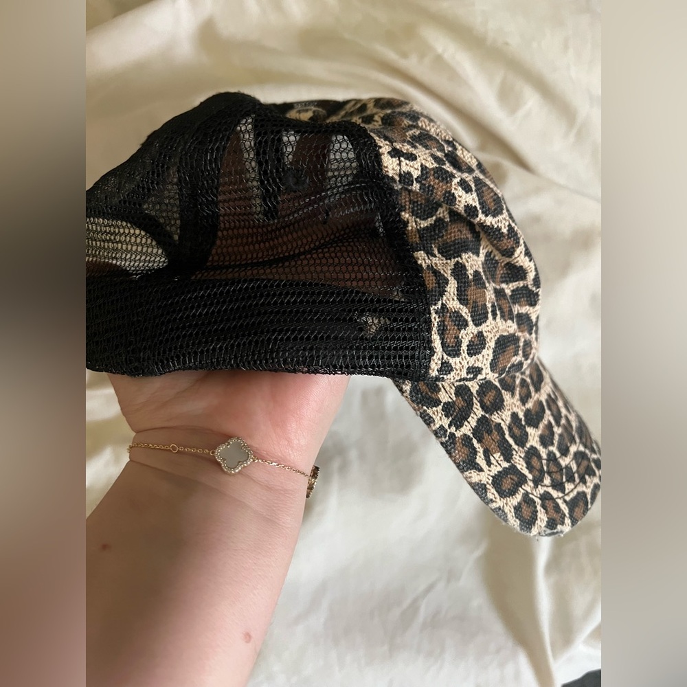 Leopard Print Mesh Cap
